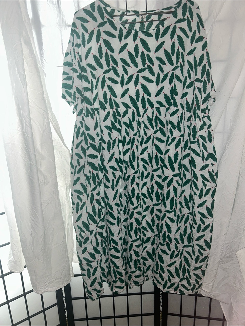 Green Leaf-Print Midi Dress with Gathered Waist